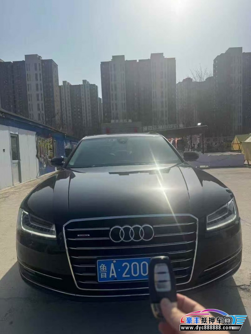 抵押车出售17年奥迪A8轿车