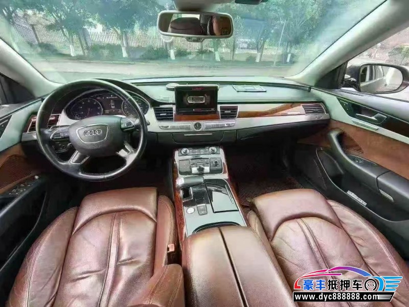 12年奥迪A8轿车抵押车出售