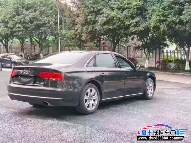 12年奥迪A8轿车抵押车出售