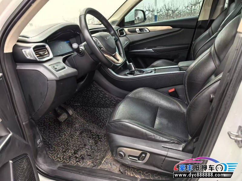 18年领克01轿车抵押车出售