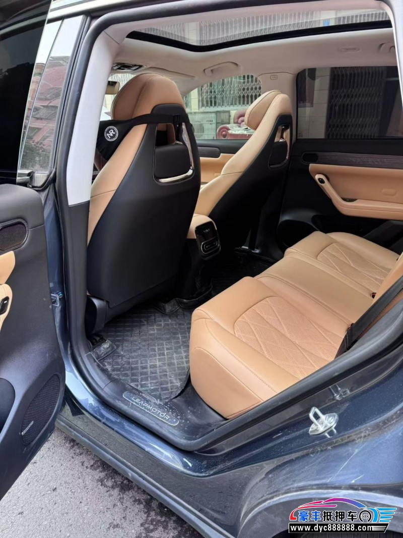 24年零跑C11轿车抵押车出售