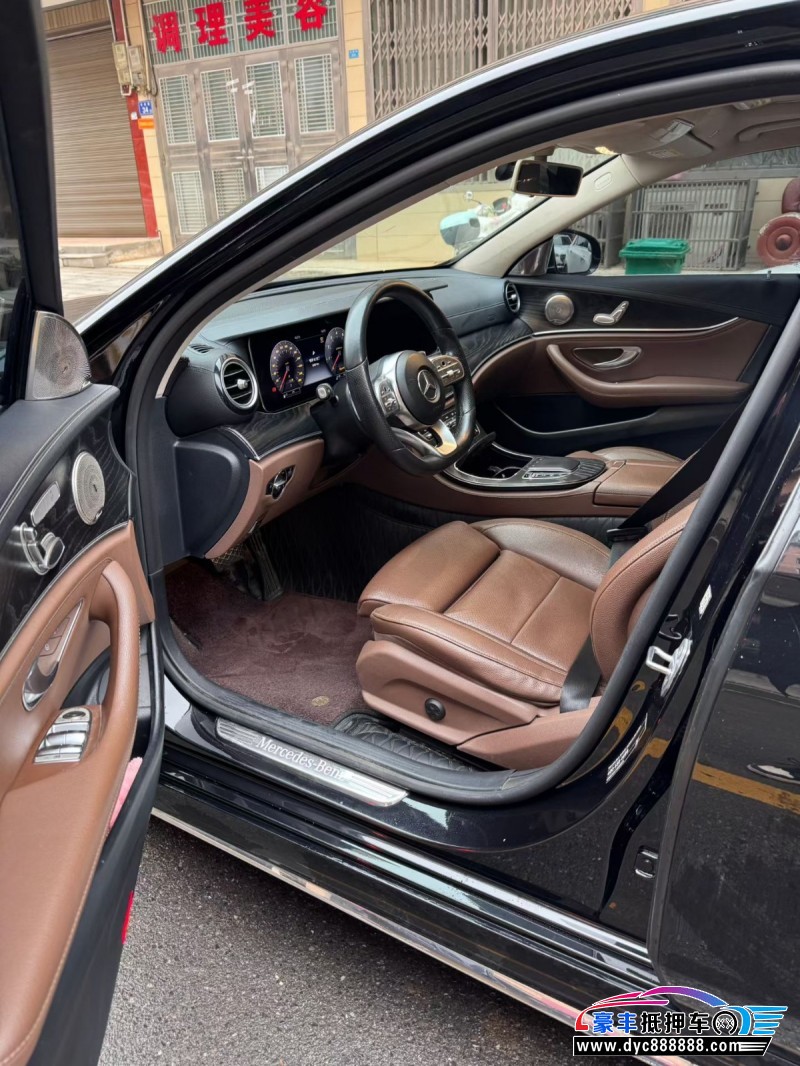 19年奔驰E轿车抵押车出售