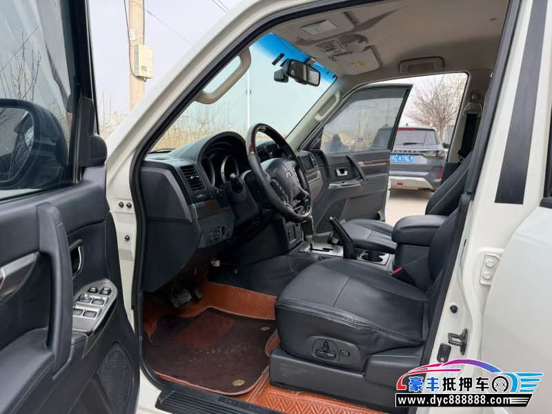 20年三菱帕杰罗SUV抵押车出售