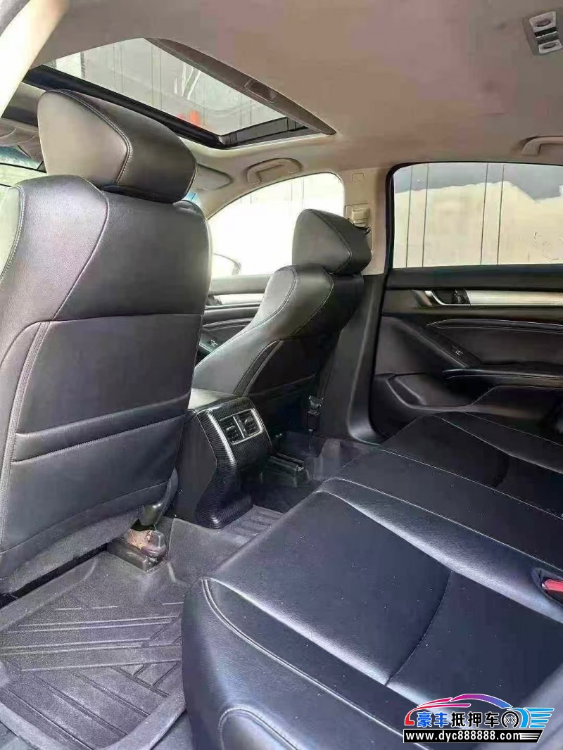 18年本田雅阁轿车抵押车出售