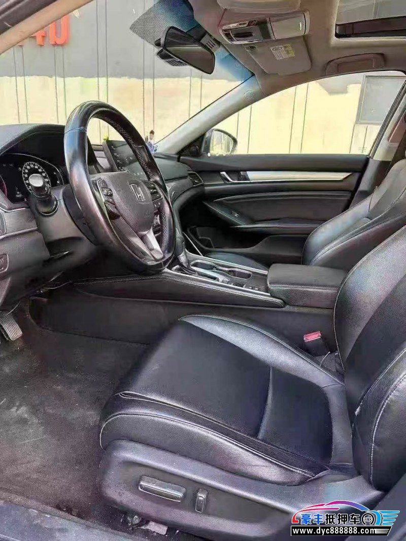 18年本田雅阁轿车抵押车出售