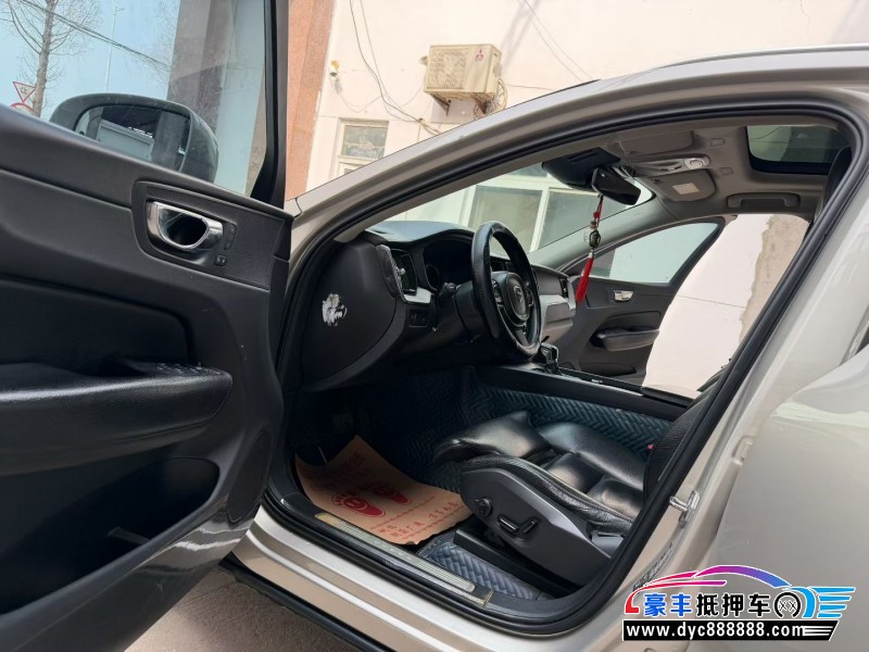 19年沃尔沃XC60轿车抵押车出售