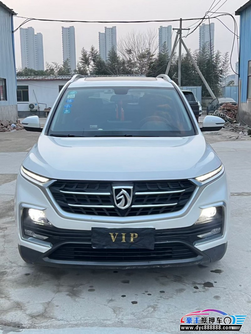 抵押车出售18年宝骏宝骏530轿车