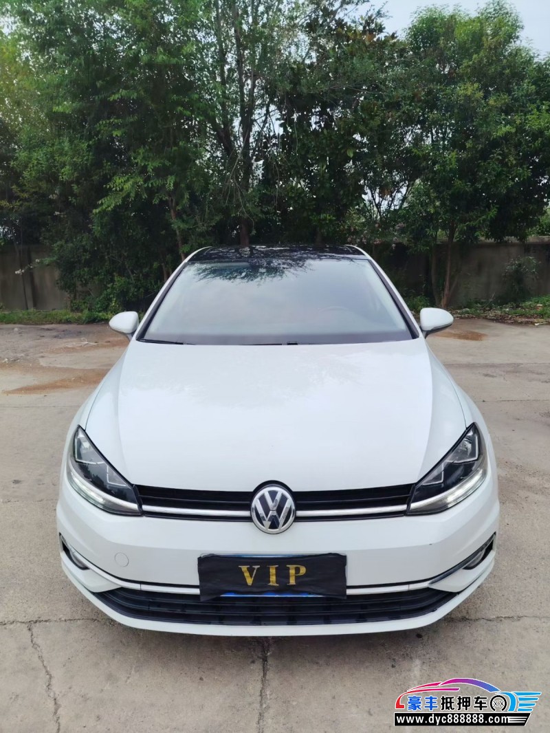 抵押车出售19年大众高尔夫轿车