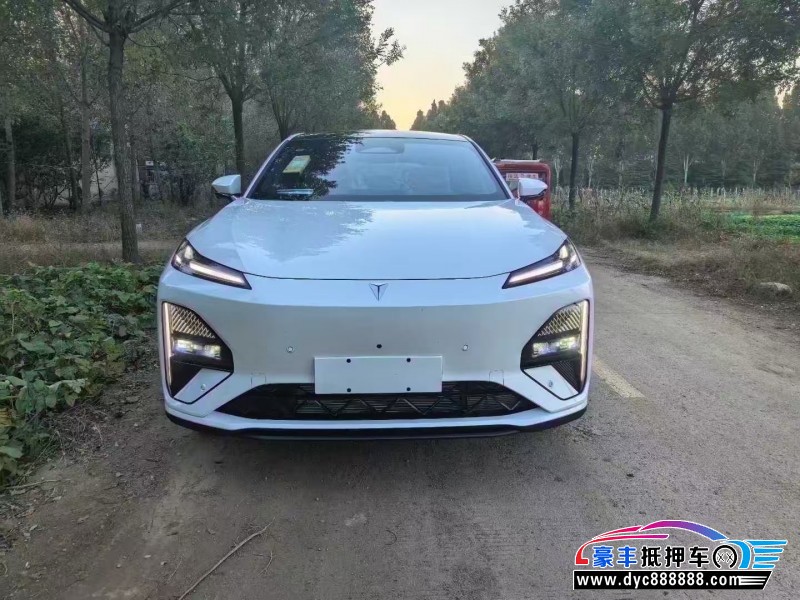 抵押车出售25年长安深蓝S07轿车