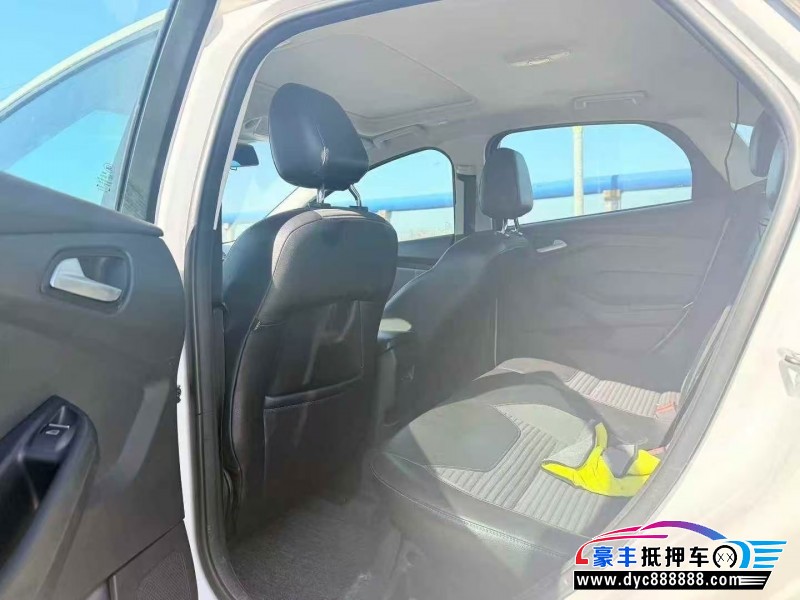 17年福特福克斯轿车抵押车出售