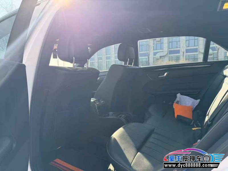 16年奔驰E轿车抵押车出售