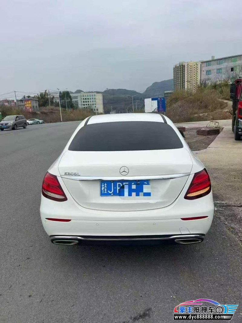 16年奔驰E轿车抵押车出售