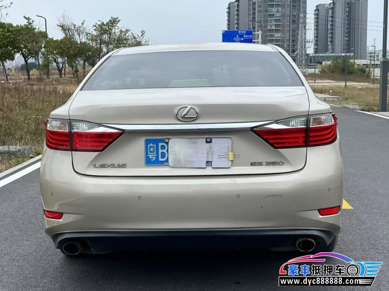 14年雷克萨斯ES轿车抵押车出售