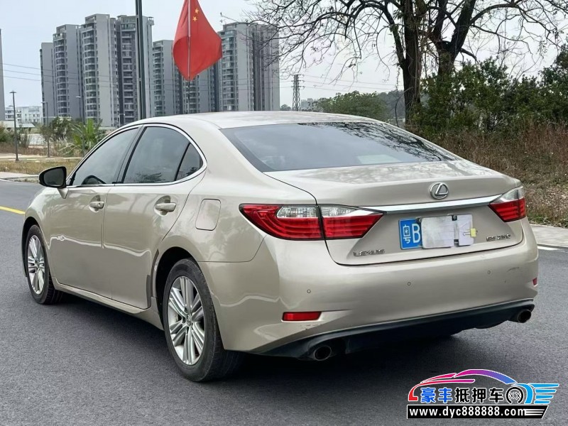 14年雷克萨斯ES轿车抵押车出售