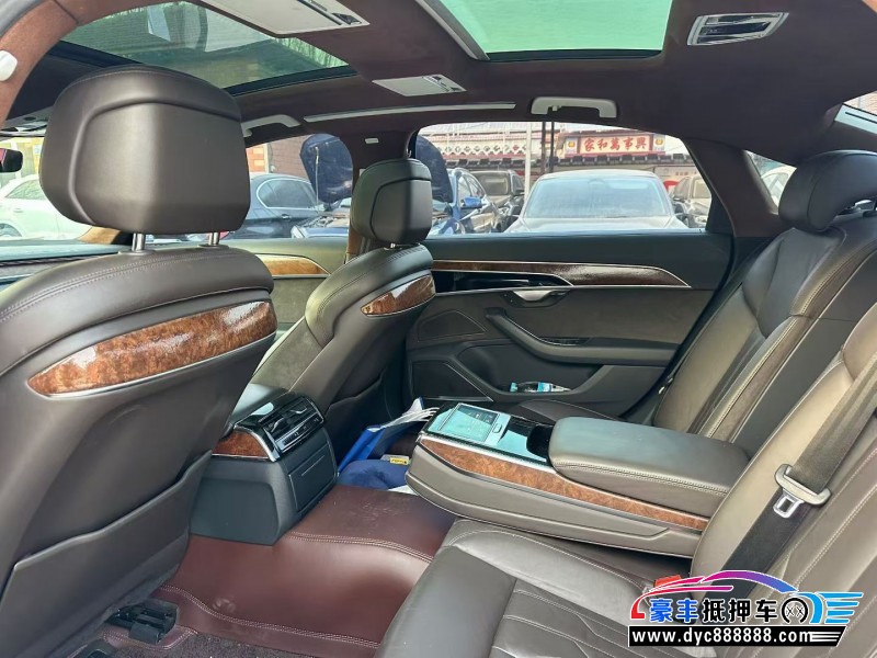 18年奥迪A8L轿车抵押车出售