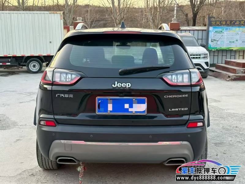 19年Jeep自由光轿车抵押车出售