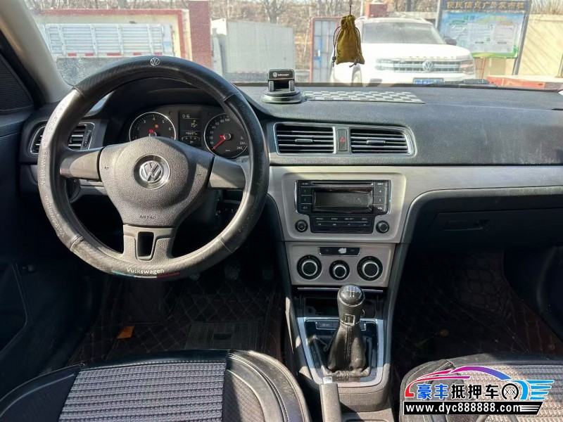 14年大众朗逸轿车抵押车出售