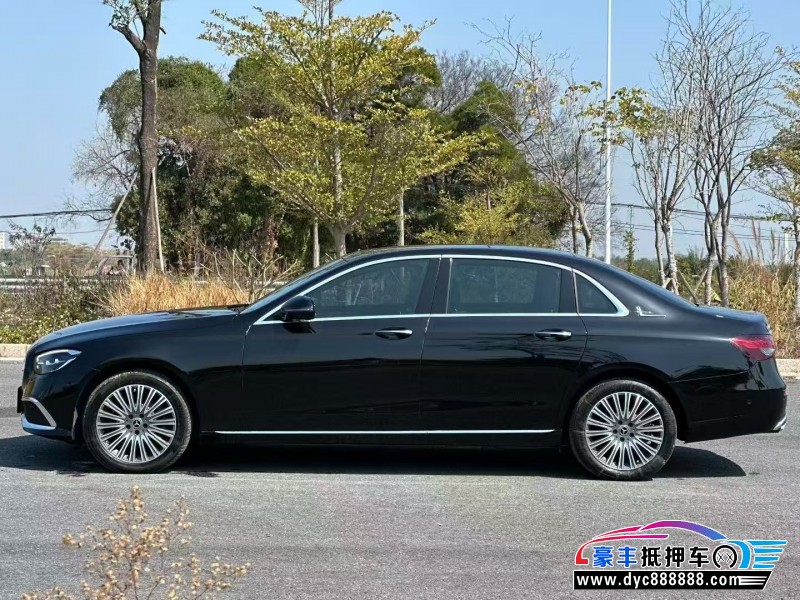 23年奔驰E轿车抵押车出售