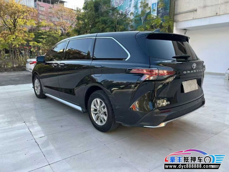 24年丰田格瑞维亚轿车抵押车出售