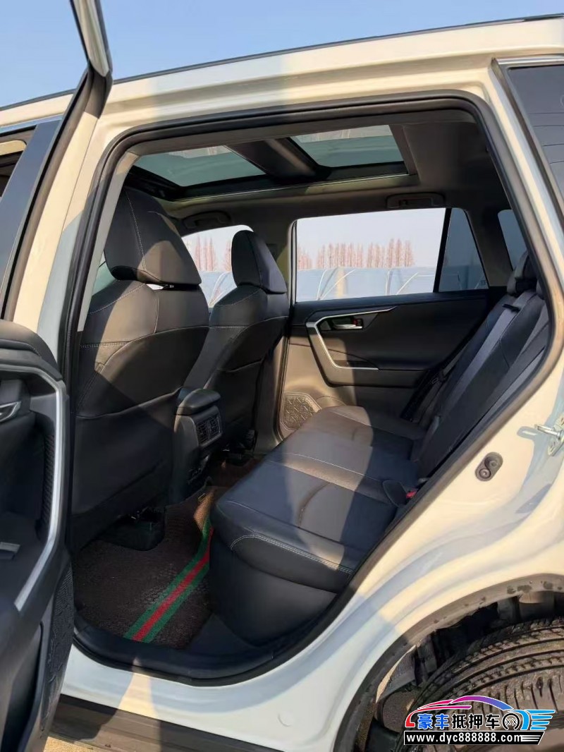 24年丰田RAV4轿车抵押车出售