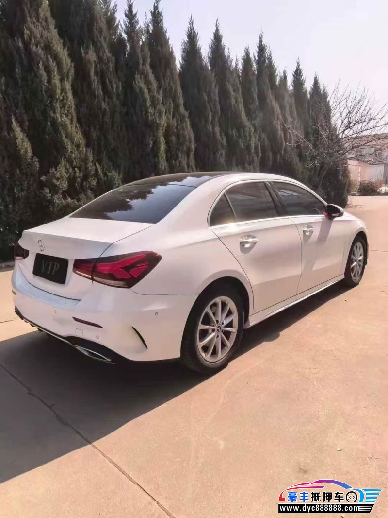 20年奔驰A轿车抵押车出售