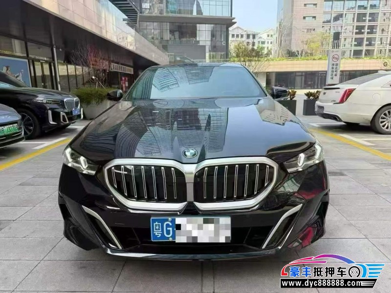 抵押车出售24年宝马5系轿车