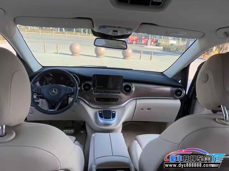 23年奔驰V轿车抵押车出售