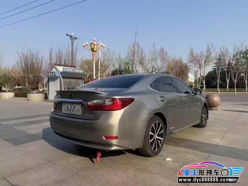 18年雷克萨斯ES轿车抵押车出售