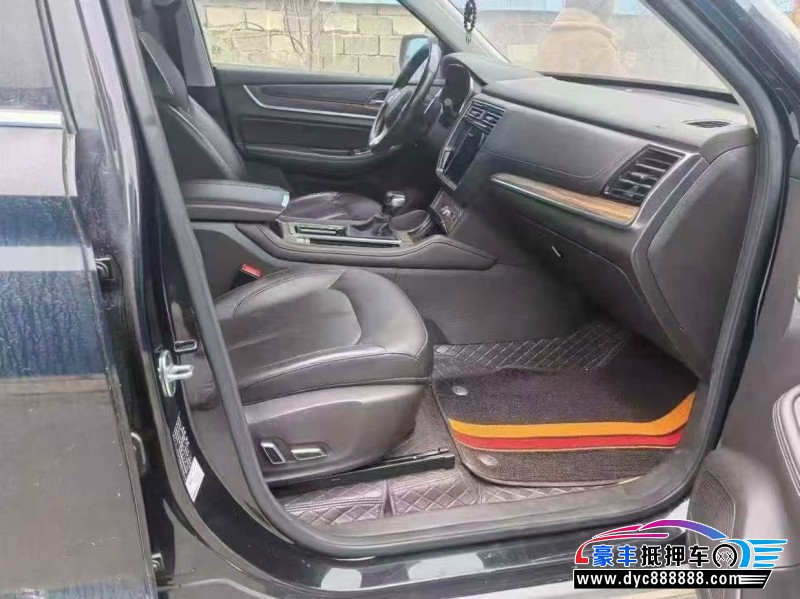 18年荣威RX8轿车抵押车出售