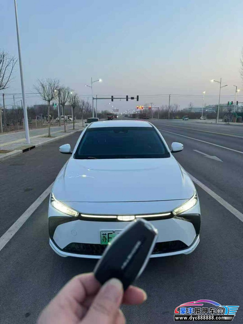 抵押车出售24年吉利几何轿车