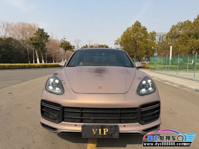 抵押车出售14年保时捷卡宴轿车