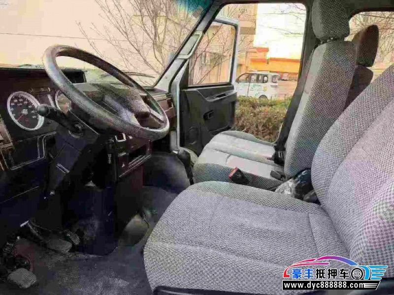 23年依维柯得意轿车抵押车出售