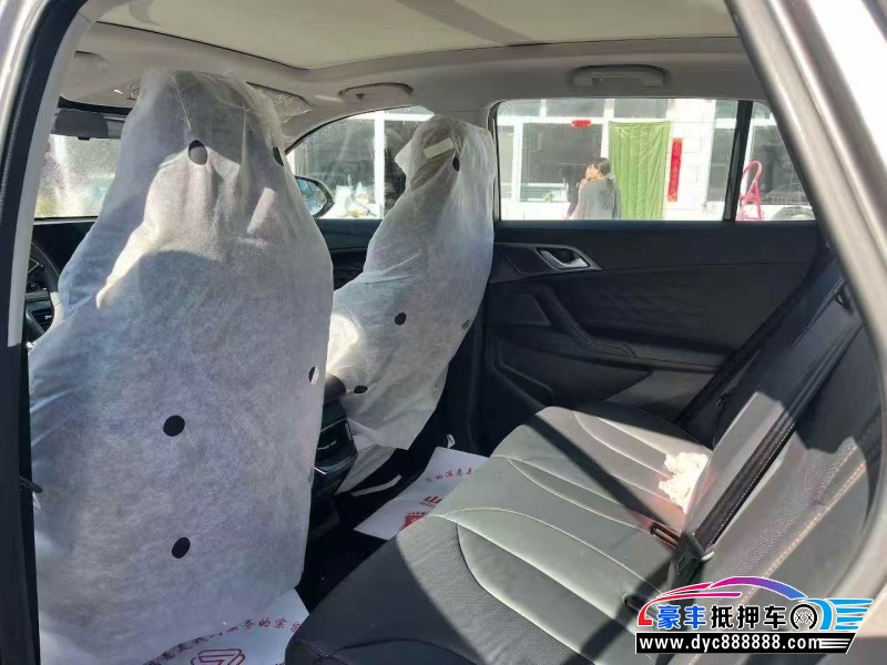 25年荣威RX5轿车抵押车出售