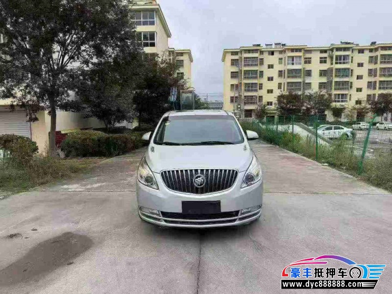 17年别克GL8轿车抵押车出售