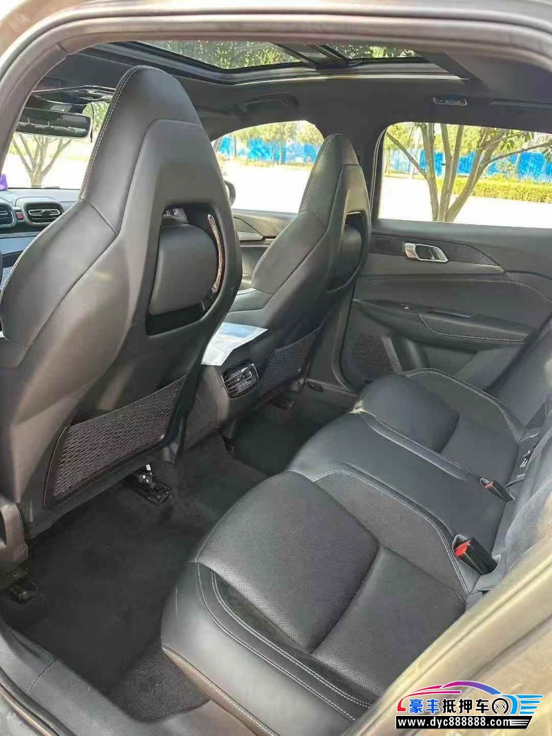 22年领克03轿车抵押车出售