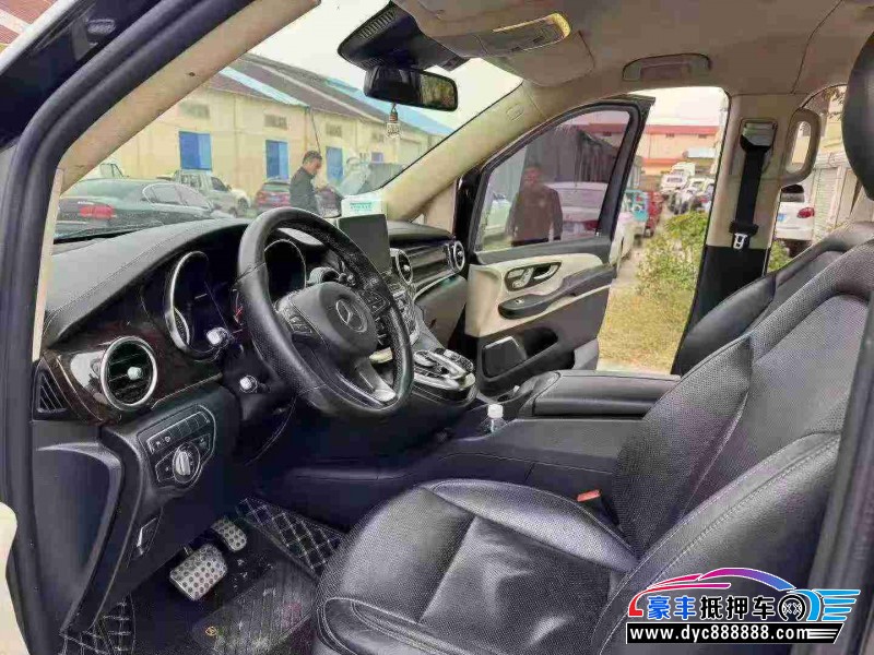 18年奔驰V轿车抵押车出售