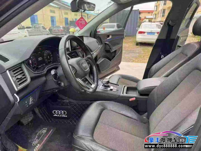 19年奥迪Q5轿车抵押车出售