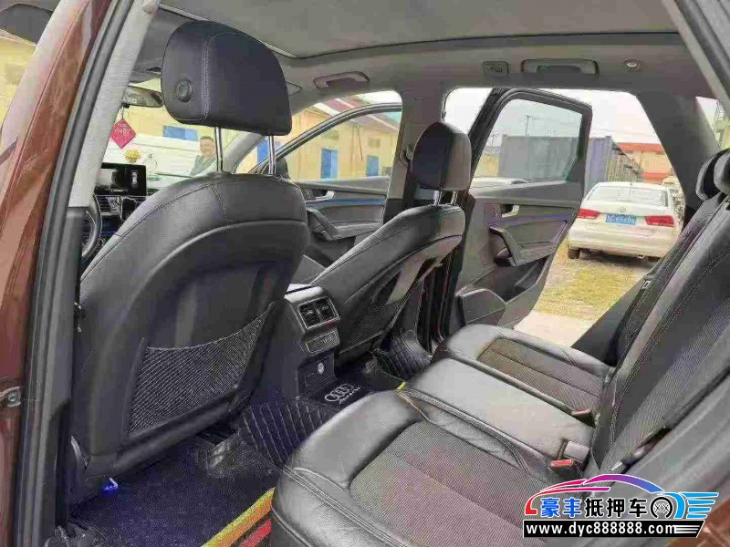 19年奥迪Q5轿车抵押车出售