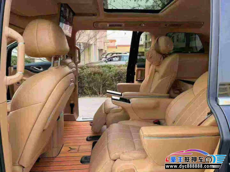 25年岚图梦想家轿车抵押车出售