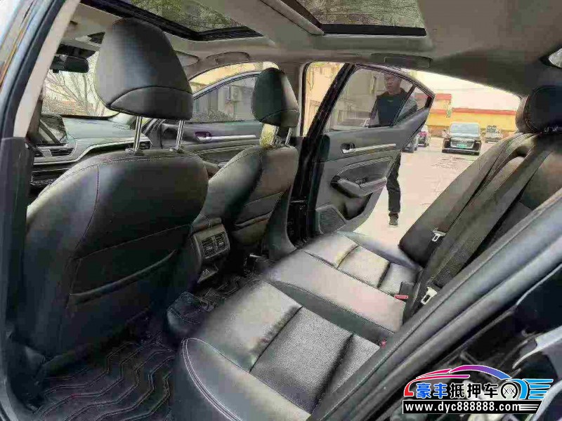 22年日产天籁轿车抵押车出售