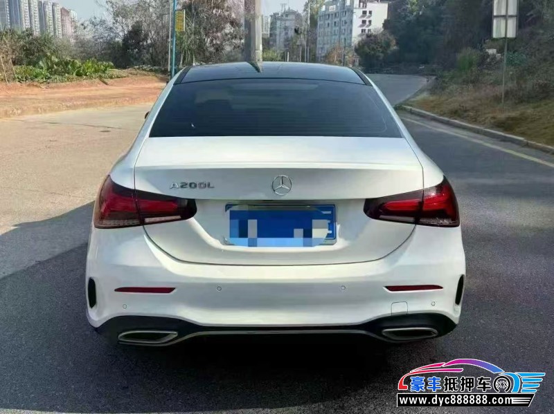 22年奔驰A轿车抵押车出售