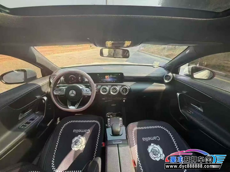 22年奔驰A轿车抵押车出售