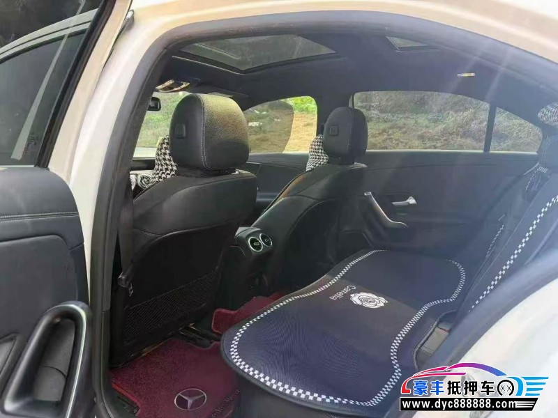 22年奔驰A轿车抵押车出售