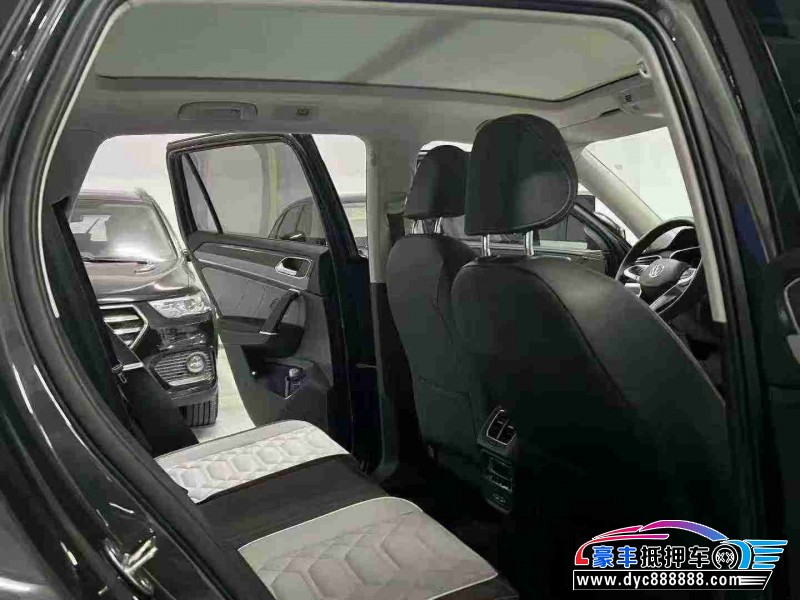 25年大众途岳轿车抵押车出售