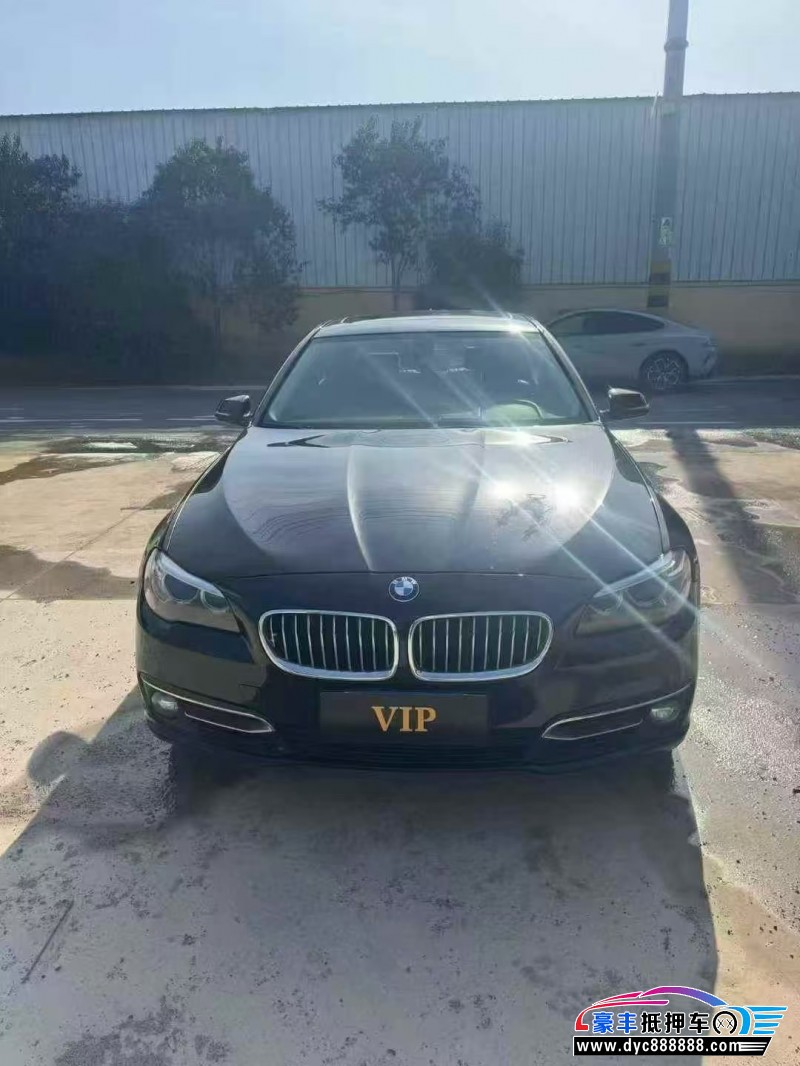抵押车出售15年宝马5系轿车