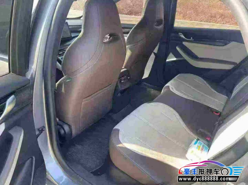 25年比亚迪秦轿车抵押车出售