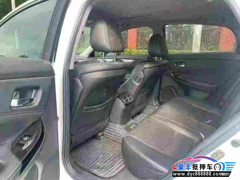 18年本田思铂睿轿车抵押车出售