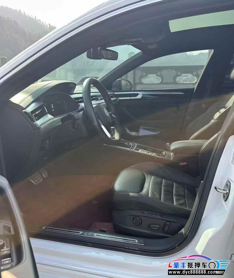 25年大众CC轿车抵押车出售