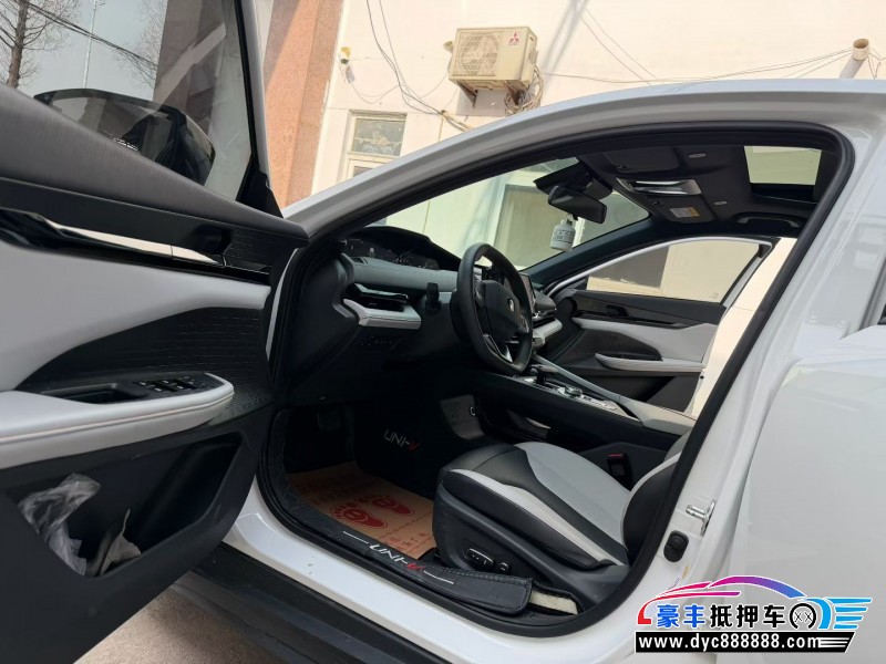 25年长安长安UNI轿车抵押车出售