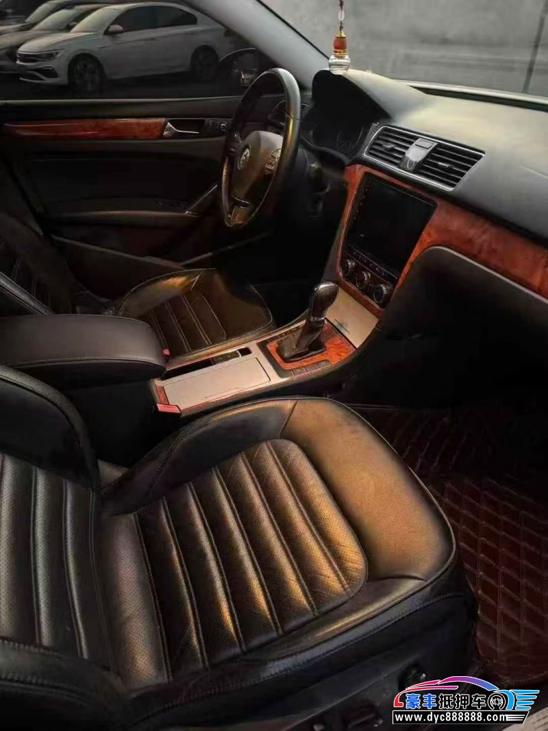 14年大众帕萨特轿车抵押车出售